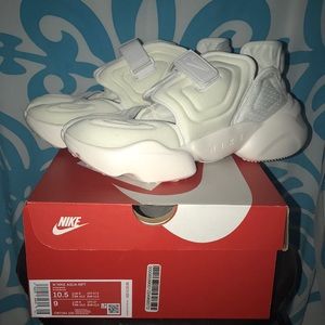 Nike Aqua Rift White Women’s size 10.5